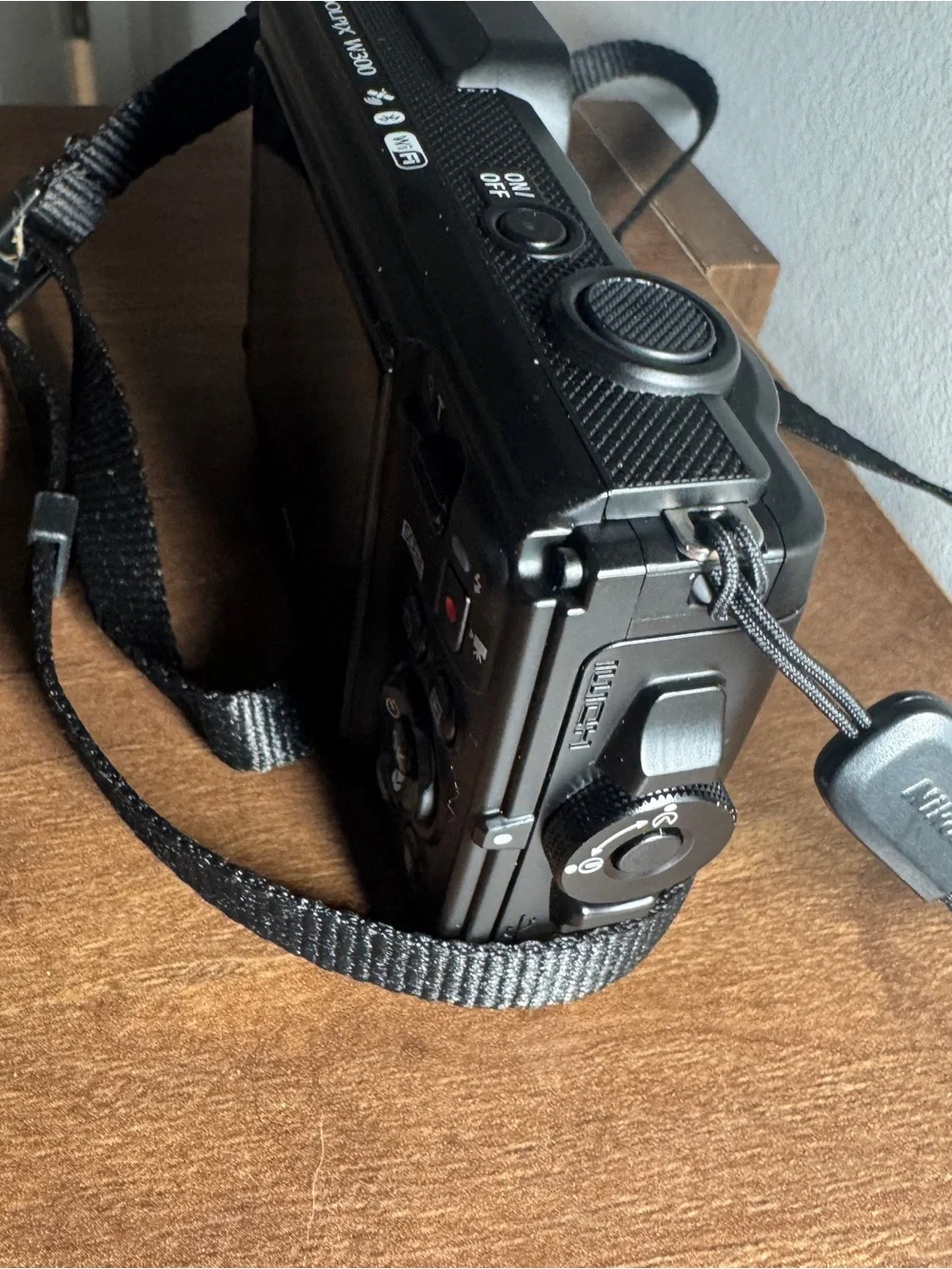 Nikon COOLPIX W300 waterproof shockproof digital camera